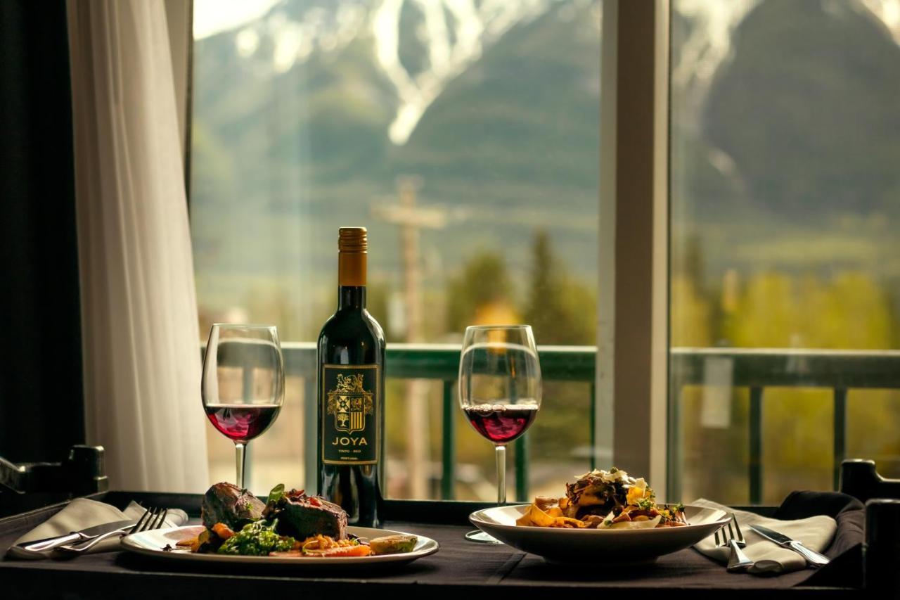 Coast Canmore Hotel & Conference Centre Екстер'єр фото