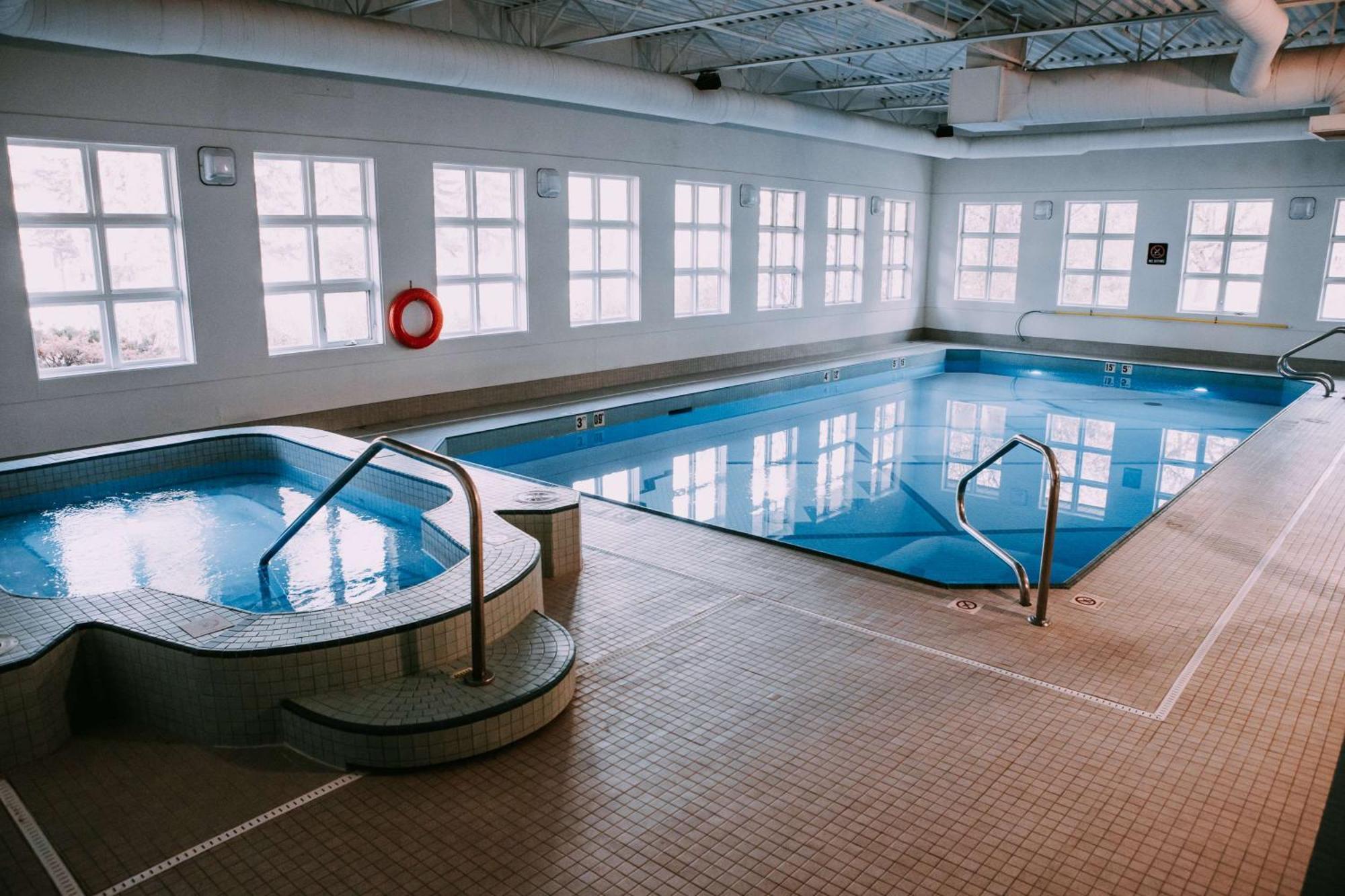 Coast Canmore Hotel & Conference Centre Екстер'єр фото