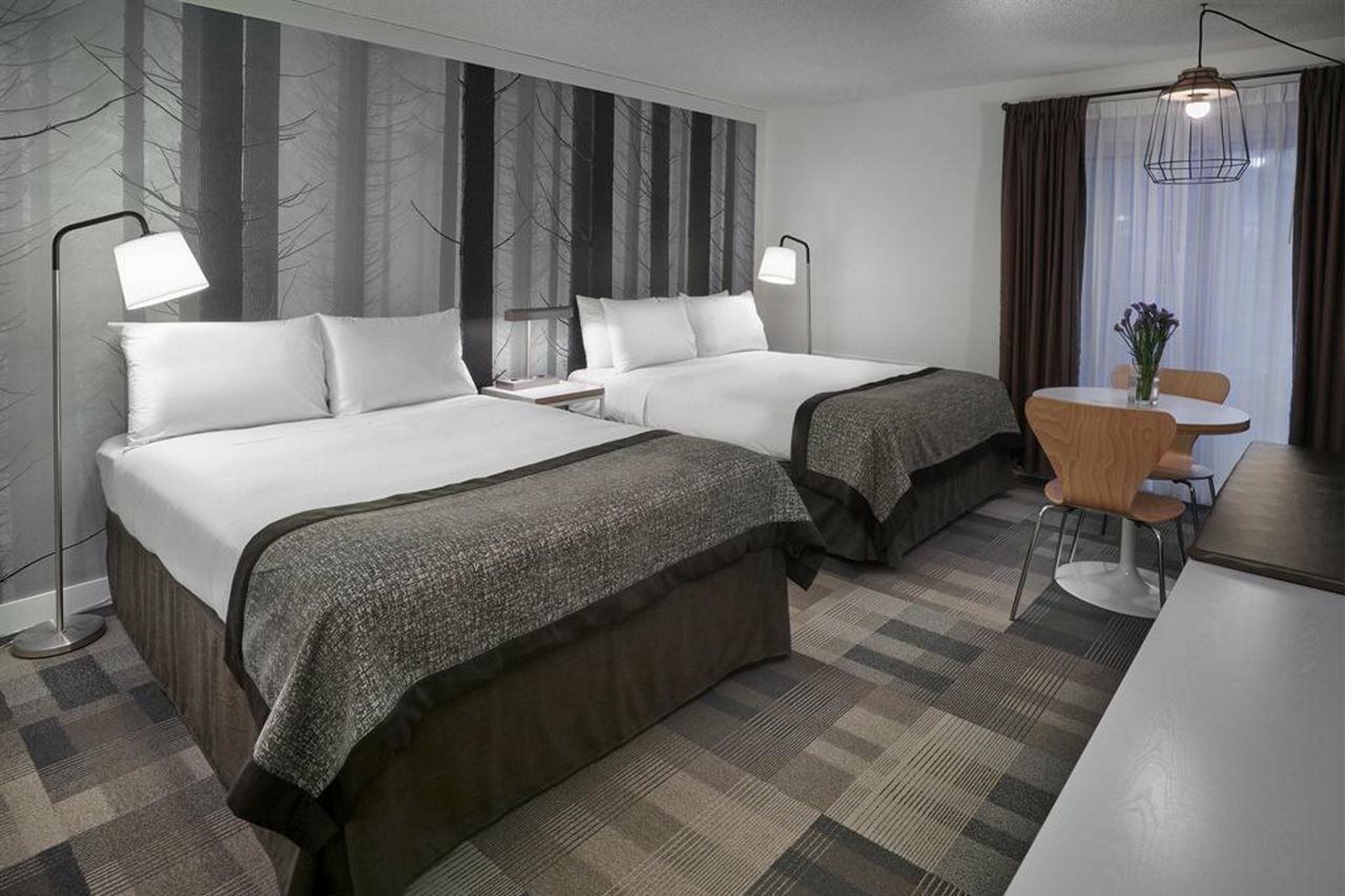Coast Canmore Hotel & Conference Centre Екстер'єр фото